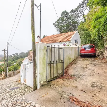 Prázdninový dům Guestready - Cozy House Of Rio Da Bica Sintra